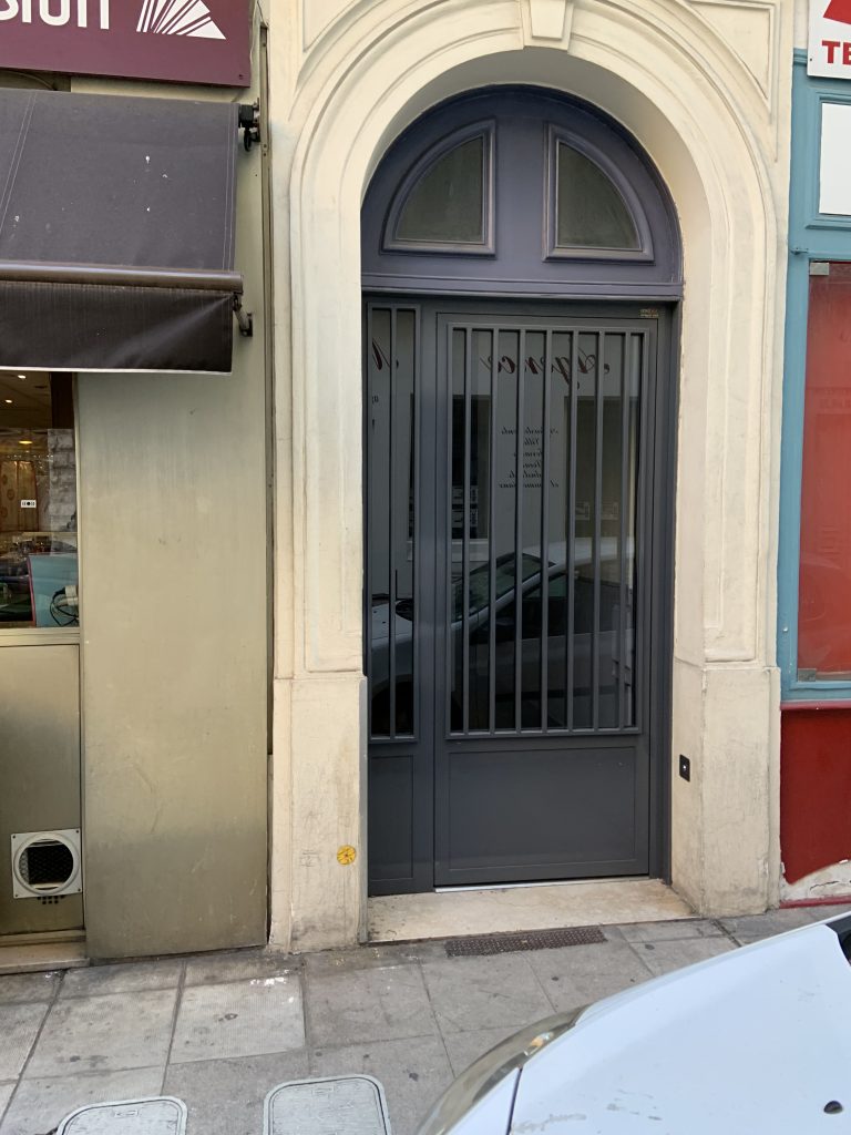 PORTE_ENTREE_D_IMMEUBLE-768x1024